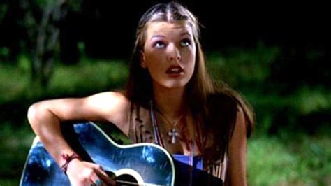 dazed and confused gif|milla jovovich jennifer garner.